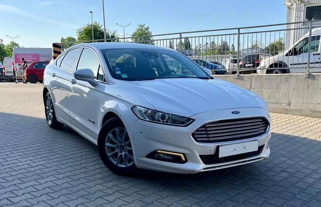 Ford Mondeo cena 51900 przebieg: 187000, rok produkcji 2018 z Stary Sącz małe 562